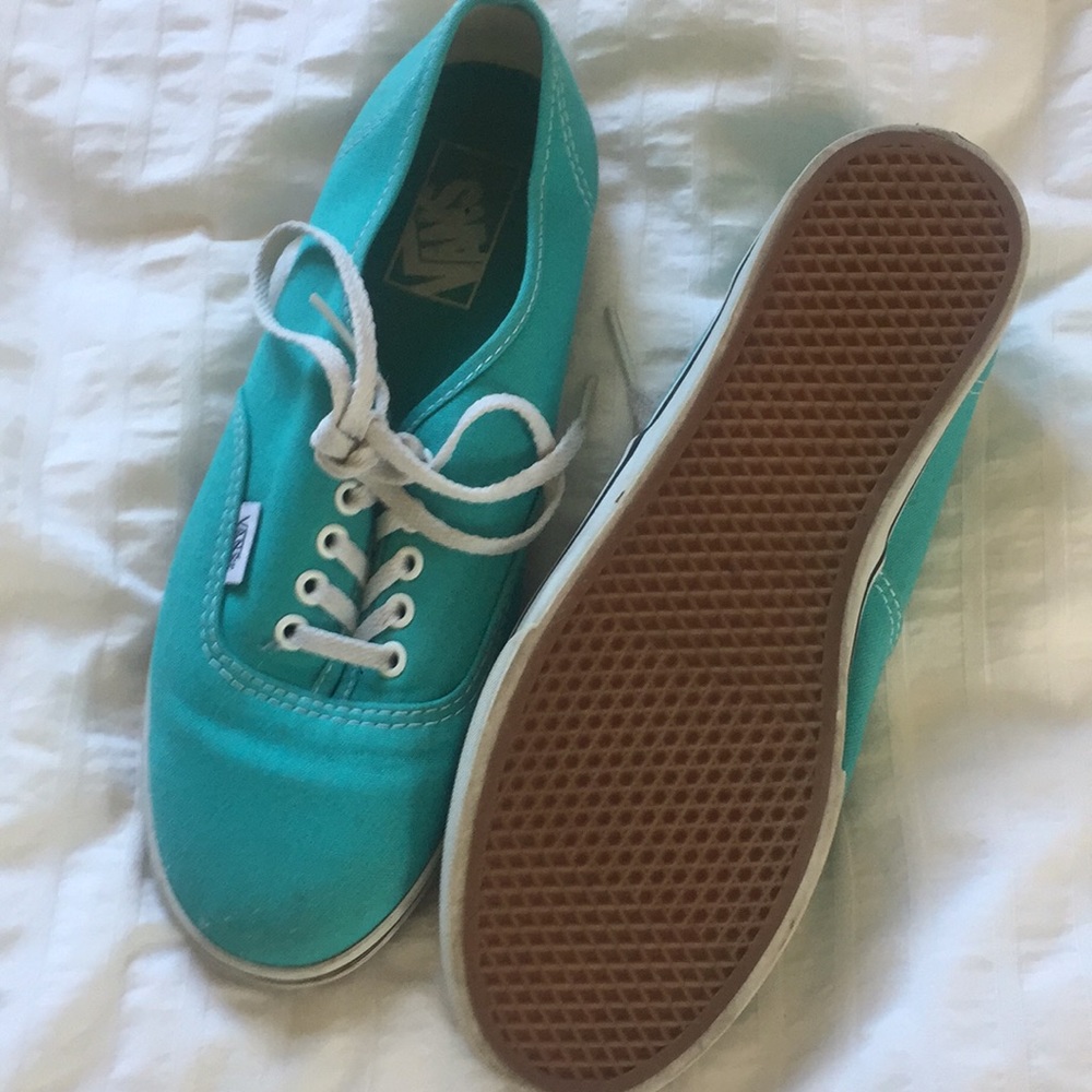Vans - Picture 2 of 4